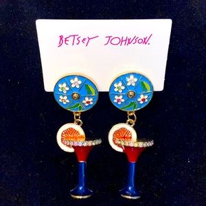 🍸Unique Betsey Johnson Earrings🍸